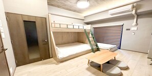 客房, 非吸煙房 (Bunk Bed Triple) | 獨特設計、獨特裝修、書桌、免費 Wi-Fi