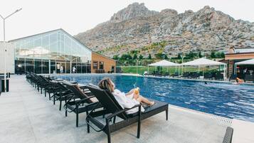 Indoor pool, seasonal outdoor pool, sun loungers