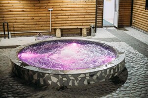 Bañera de hidromasaje exterior