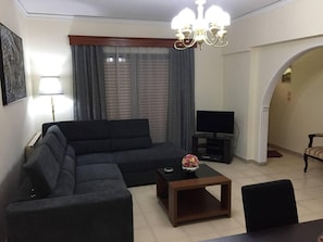 House | Living room | Flat-screen TV