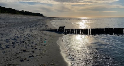 Ferienwohnung im Reethaus,  hinterm Deich direkt am Strand