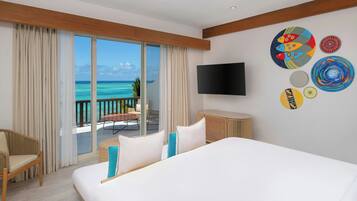 Deluxe Room, 1 King Bed, Oceanfront | Egyptian cotton sheets, premium bedding, Select Comfort beds, minibar