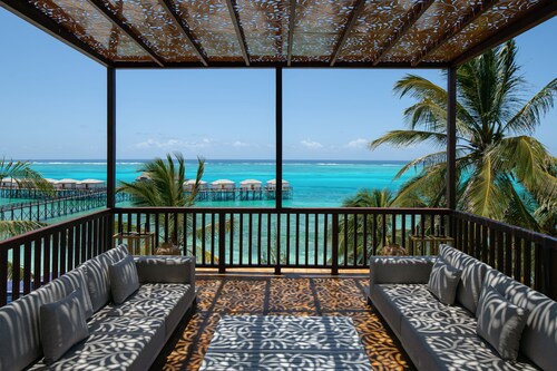 Le Mersenne Zanzibar, Autograph Collection