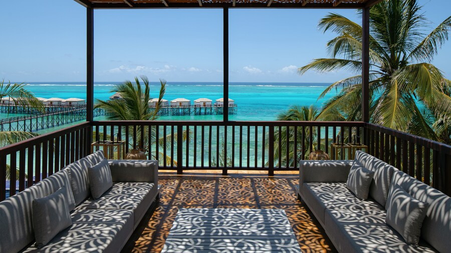 Le Mersenne Zanzibar, Autograph Collection