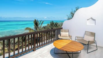 Deluxe Room, 1 King Bed, Oceanfront | Egyptian cotton sheets, premium bedding, Select Comfort beds, minibar