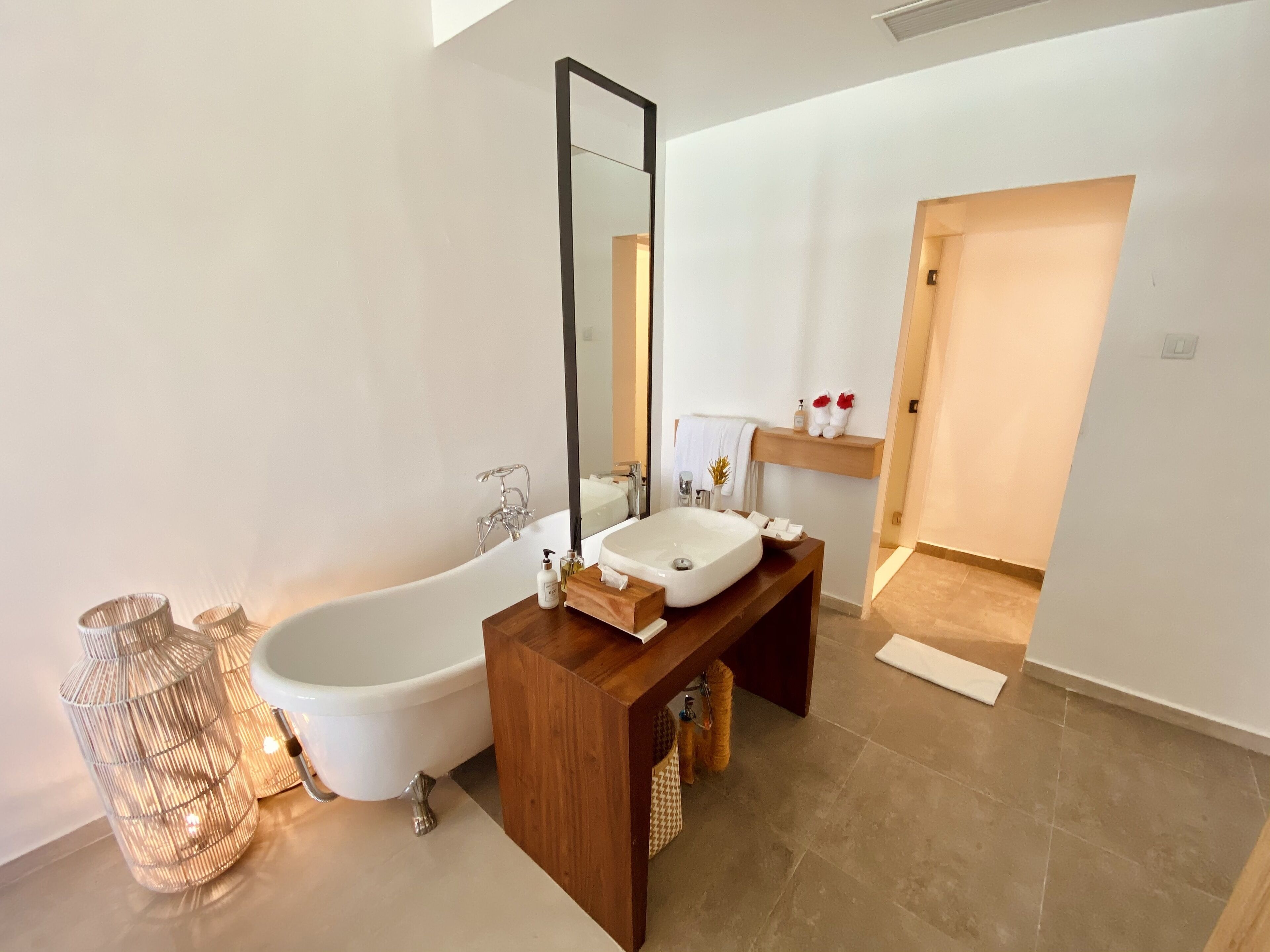 1 bedroom, egyptian cotton sheets, premium bedding, select comfort beds