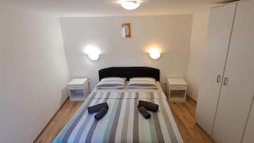 Hus, 1 soverom, terrasse | Strykejern/-brett, wi-fi (inkludert) og sengetøy