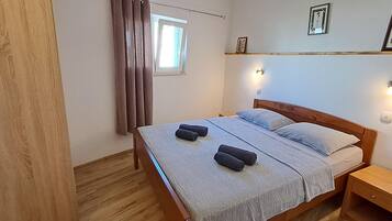 House, 2 Bedrooms, Non Smoking