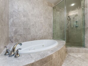 Shower, jetted bath - Gateway Grand 1402 Includes a storage locker in this deluxe oceanfront building with a large indoor and outdoor pool! (Ocean City)