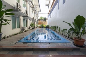 Kolam renang outdoor
