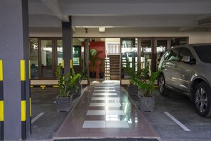 Pintu masuk properti