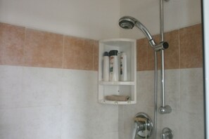 Shower - SAN TEODORO - CENTRO E SPIAGGIA A PIEDI - GIARDINO PRIVATO (San Teodoro)