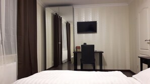 1 chambre, fer et planche à repasser, Wi-Fi gratuit, draps fournis