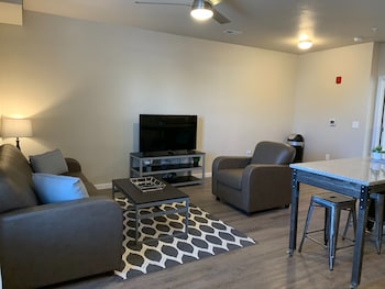 Cozy Houses at Nest Lawrence