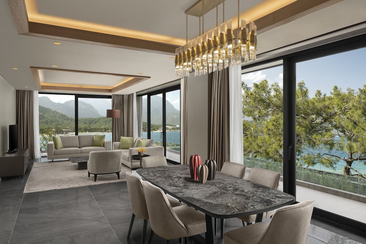 NG Suite Unique Sea View | 高档床上用品、免费迷你吧物品、客房内保险箱、隔音
