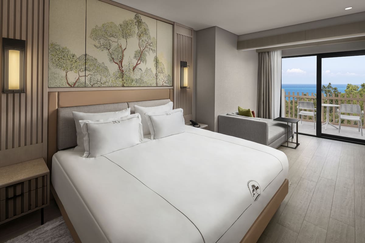 2 bedrooms, free minibar items, in-room safe, soundproofing