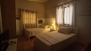 4 Schlafzimmer, Bügeleisen/Bügelbrett, kostenloses WLAN, Bettwäsche