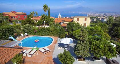 AMORE RENTALS - Villa Amore with Private Swimming Pool, Garden and Parking
