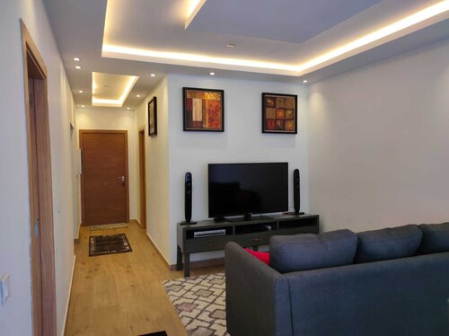 Bel appartement neuf et décoré avec goût