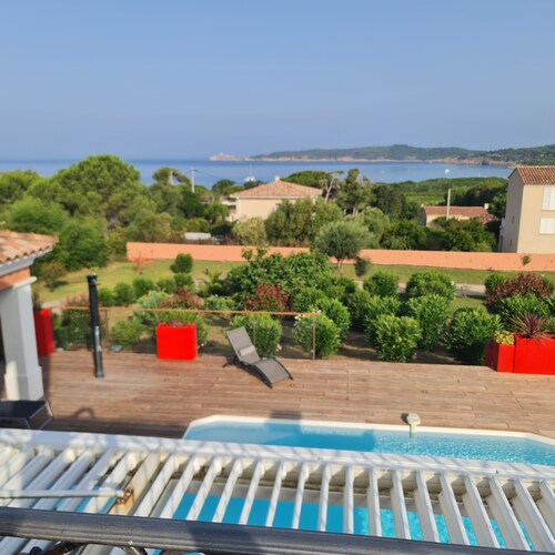 BEAUTIFUL MODERN VILLA WITH SWIMMING POOL sea view 400 m from the beach