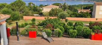BEAUTIFUL MODERN VILLA WITH SWIMMING POOL sea view 400 m from the beach