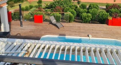 BEAUTIFUL MODERN VILLA WITH SWIMMING POOL sea view 400 m from the beach