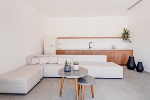 Suite, 2 Bedrooms, Private Pool | Private kitchen