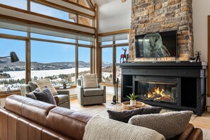 Smart TV, fireplace, stereo - Tremblant Prestige - Altitude 168-9 (Mont-Tremblant)