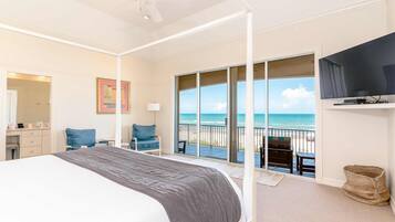 4 bedrooms, iron/ironing board, Internet, bed sheets