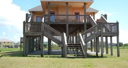 Private Pelican 2 Bedroom Home