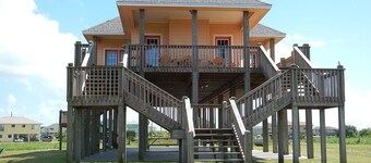 Private Pelican 2 Bedroom Home