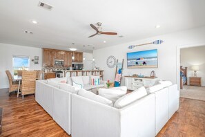 House, 3 Bedrooms | Living area - Life's A Beach 3 Bedroom Home (Port Bolivar)