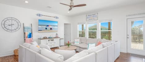 House, 3 Bedrooms | Living area