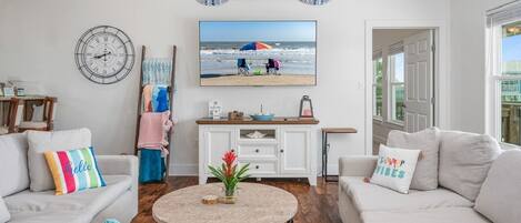 House, 3 Bedrooms | Living area | Smart TV