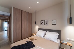 1 bedroom, in-room safe, iron/ironing board, travel cot