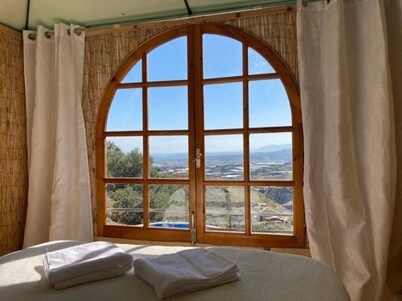 Treehouse/ Casa Arbol , Stunning sea views, Sleeps 4. Spa,Free Wifi. Pool Table