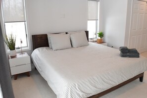 7 bedrooms, WiFi, bed sheets