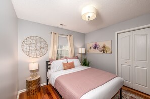 4 bedrooms, desk, iron/ironing board, free WiFi