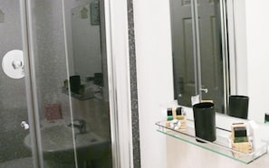 Chambres insonorisées, Wi-Fi gratuit, draps fournis