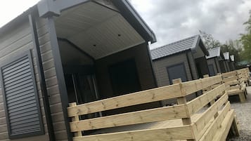 Cabin | Bahagian luar