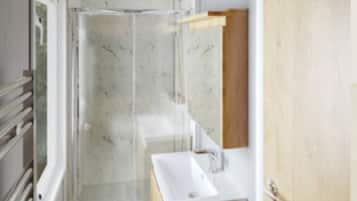 Cabin | Bathroom | Shower, towels