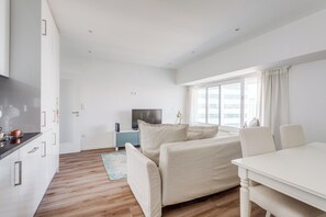 Smart TV - Savory Grey Apartment, Wifi, AC !new! (Lisboa)