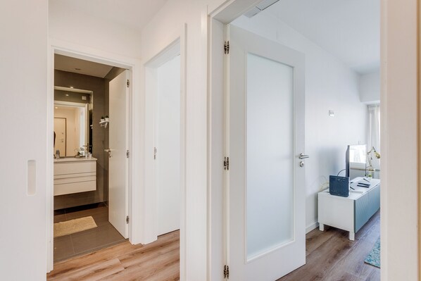 Interior - Savory Grey Apartment, Wifi, AC !new! (Lisboa)