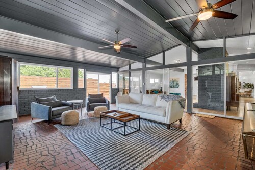 ♥ Mission Ridge Midcentury - Family Friendly - Valley Views -  High Speed Wifi