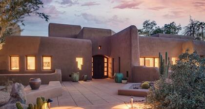 Panoramic Desert & Mountain Views by The Boulders!