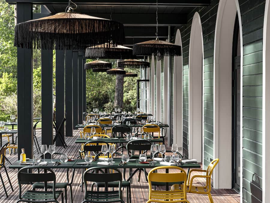 Breakfast, lunch, dinner served; Regional cuisine