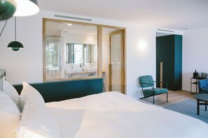 Suite júnior | Roba de llit d'alta qualitat i minibar gratuït 