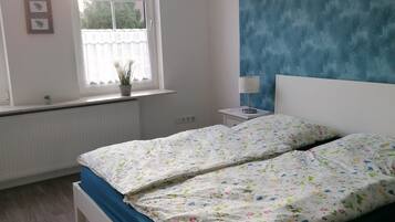 2 Schlafzimmer, Reisekinderbett, kostenloses WLAN, Bettwäsche