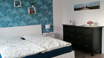 2 Schlafzimmer, Reisekinderbett, kostenloses WLAN, Bettwäsche