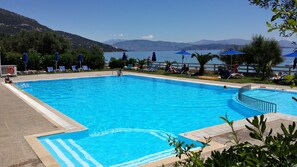 Piscine extérieure (ouverte en saison)